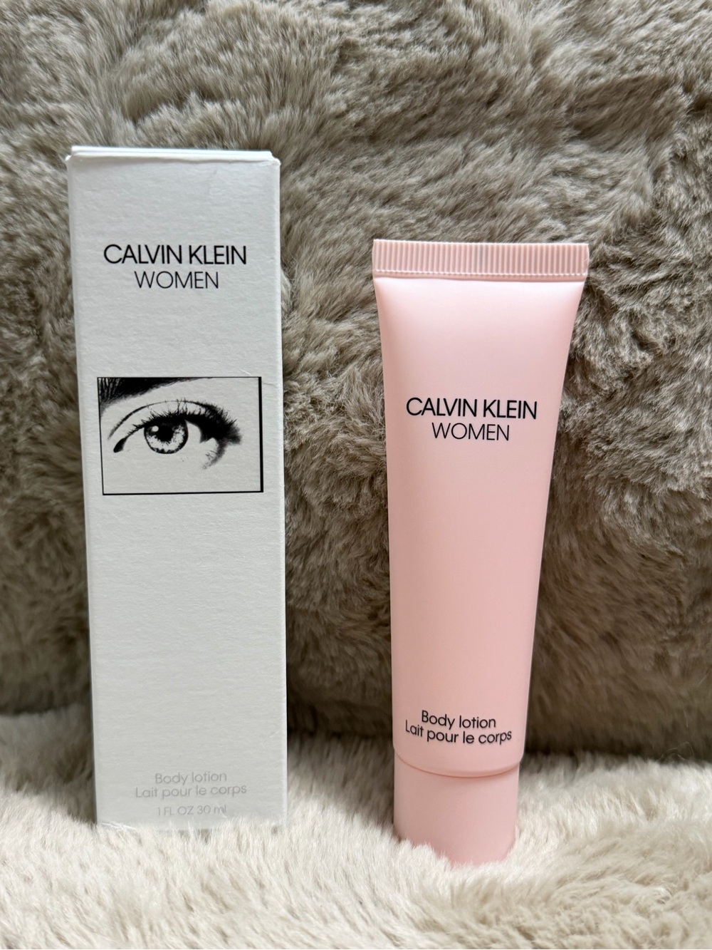 Calvin Klein Women Body Lotion - Pale Pink Tube